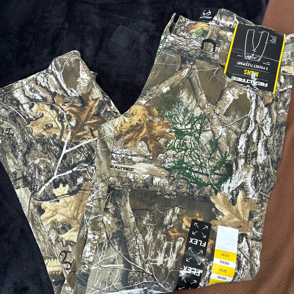 Realtree Men's Camo Pants with Brown and Green